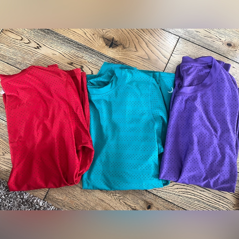 3 zyia long sleeve tops
